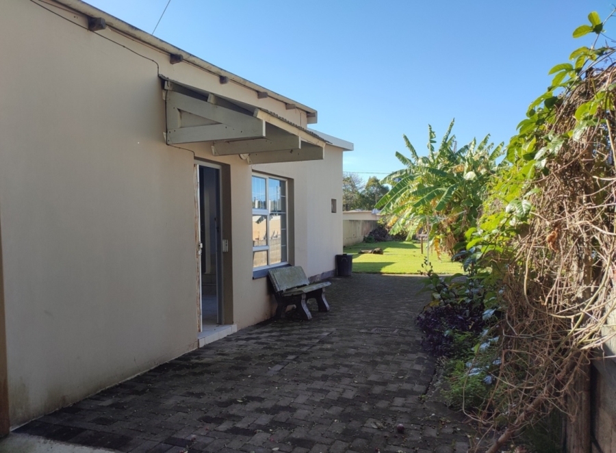 4 Bedroom Property for Sale in Abbotsford Eastern Cape
